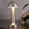 Lámpara de Mesa Samoa Portátil Recargable Nickel en Plateado - Lámparas de mesa, Uruguay | Serlux, vista 6 de 6