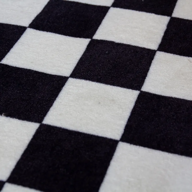 alfombra damera negra en Negro - Alfombras, Uruguay | Proyecto Forma