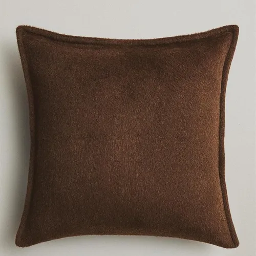 FUNDA COJÍN PELO en Marrón - Textiles, Uruguay | Zara Home