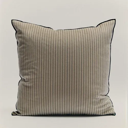 FUNDA COJÍN VELVET RAYAS en Beige - Textiles, Uruguay | Zara Home