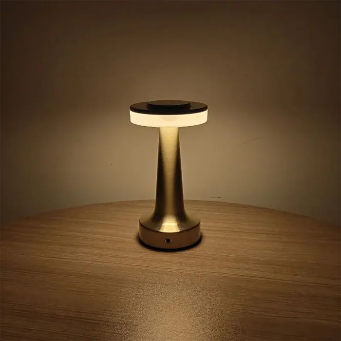 Lámpara de Mesa Lucerna Portátil Recargable Gold en Amarillo - Lámparas de mesa, Uruguay | Serlux, vista 3