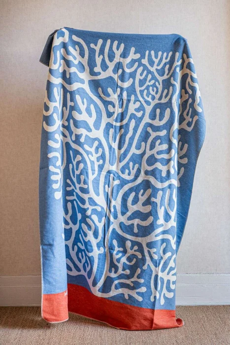 MANTA AUSTRIACA - CORALES en Multicolor - Textiles, Uruguay | La Iberica