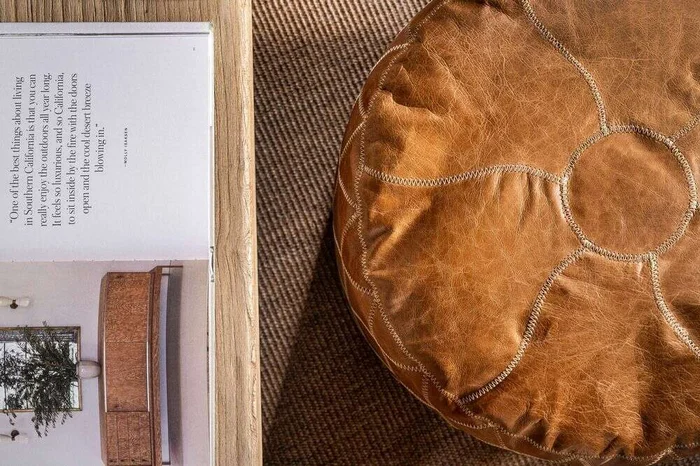 PUFF / OTOMANO REDONDO - CUERO ITALIANO CARAMELO en Marrón - Butacas, banquetas y puffs, Uruguay | La Iberica, vista 5