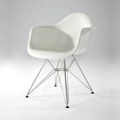 DAR fibra de vidrio | Charles & Ray Eames - Sillas, Uruguay | Mad for Modern