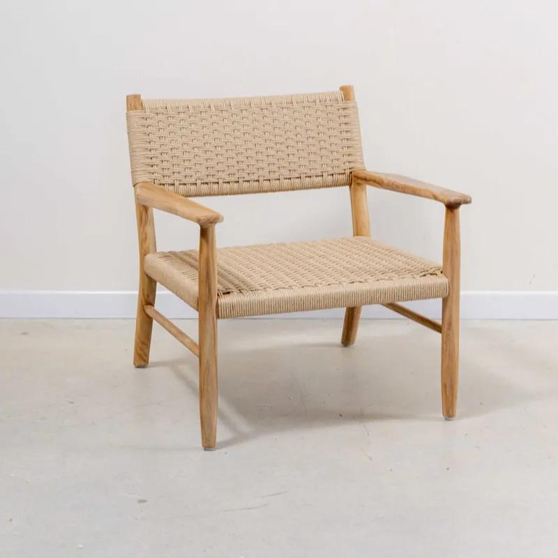 Butaca en teca y fibra de Loom en Madera natural - Butacas, banquetas y puffs, Uruguay | Entrecasa