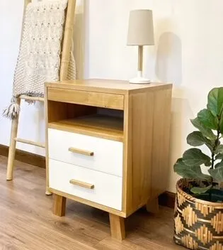 Mesa de luz con bandeja desayunadora en Madera natural - Mesas de luz, Uruguay | Decoramuss