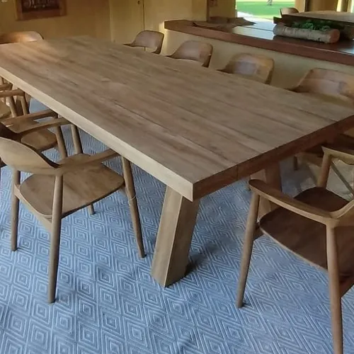MESA VICTOR TEKA NATURAL en Madera natural - Mesas de comedor, Uruguay | Masinfinito Casa