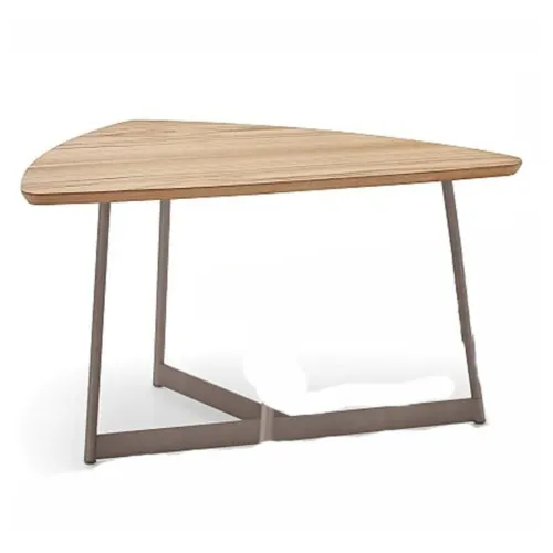 MESA CENTRO TRIANGULAR - BASE GRAFITO - MADERA ROBLE CLARO en Madera natural - Mesas de living, Uruguay | Champagne Home