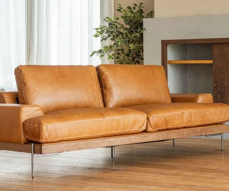 SILLON COSMOPOLITAN - CUERO ITALIANO CARAMELO en Marrón - Sillones y sofás, Uruguay | La Iberica