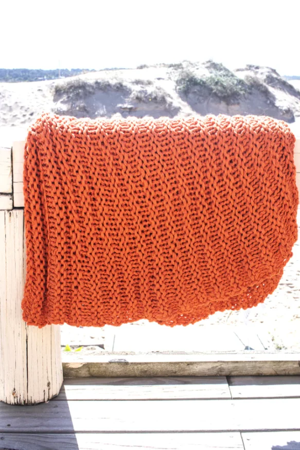 THROW TEJIDO A MANO NARANJA en Naranja - Textiles, Uruguay | Sentido Jose Ignacio, vista 2