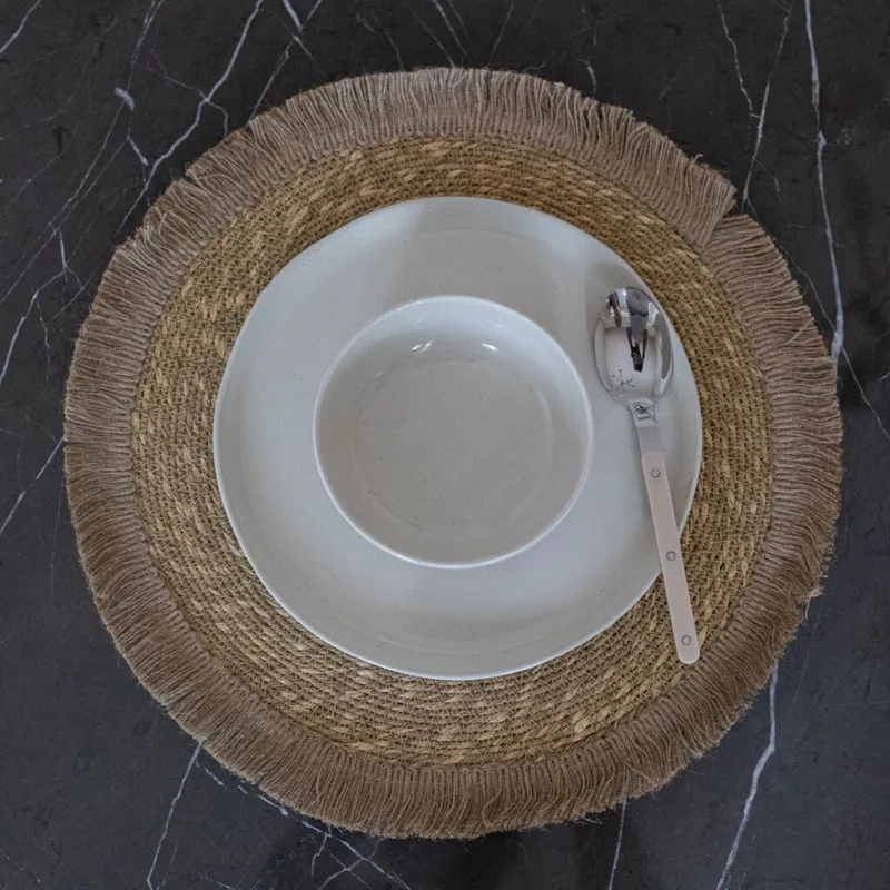 Individual redondo de yute en Marrón - Textiles, Uruguay | Buho Store
