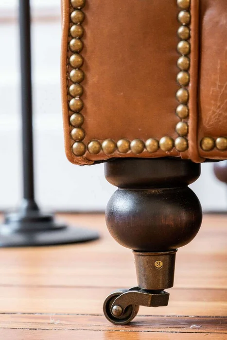 SILLON CHESTERFIELD - CUERO ITALIANO - XL en Marrón - Sillones y sofás, Uruguay | La Iberica, vista 21