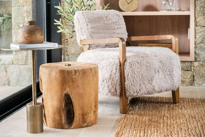 BUTACA WOOLY - WALNUT Y PELO LARGO en Beige - Butacas, banquetas y puffs, Uruguay | La Iberica, vista 3