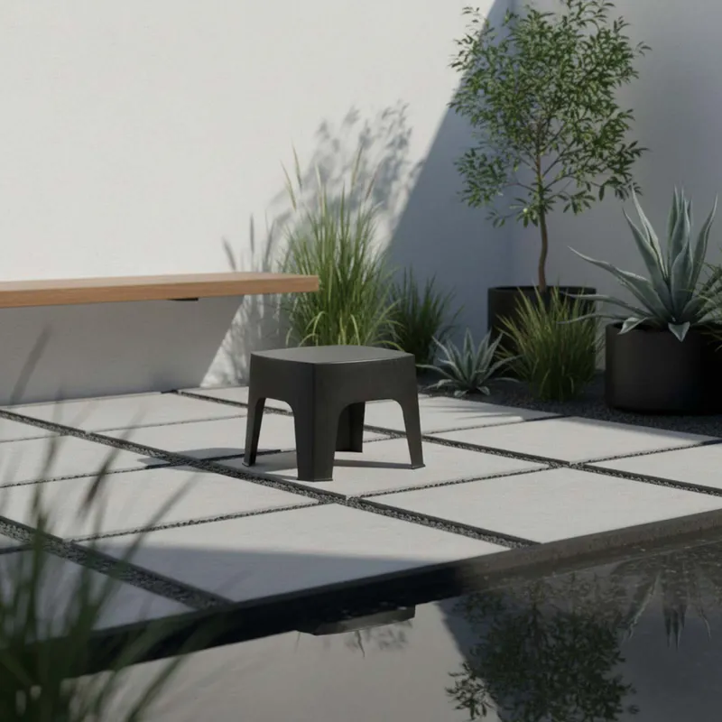 Mesa Ratona Exterior Polipropileno Negro Skarpo en Negro - Muebles para el exterior, Uruguay | Divino