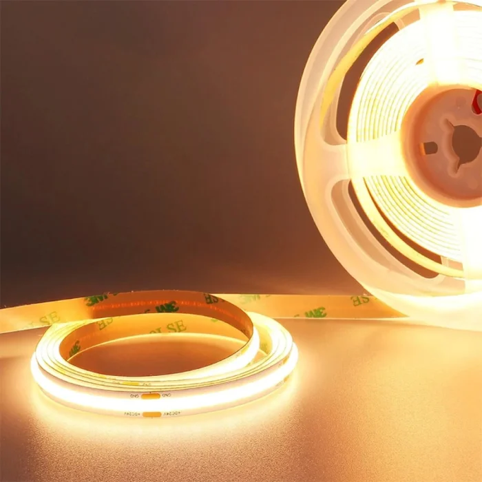 Cinta LED Strip Light 20W/M IP20 Luz Cálida en Blanco - Lámparas de pie, Uruguay | Serlux, vista 2