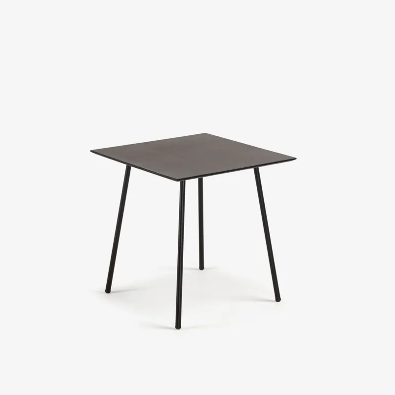 Mesa Mathis 75 x 75 cm cemento patas de acero acabado laqueado negro en Negro - Muebles para el exterior, Uruguay | Kavehome