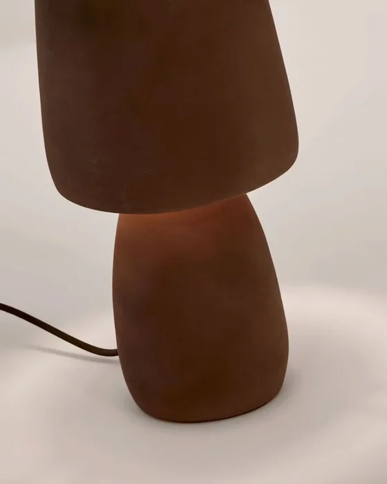 Lámpara de mesa Tandy de terracota marrón en Marrón - Lámparas de mesa, Uruguay | Kavehome, vista 3