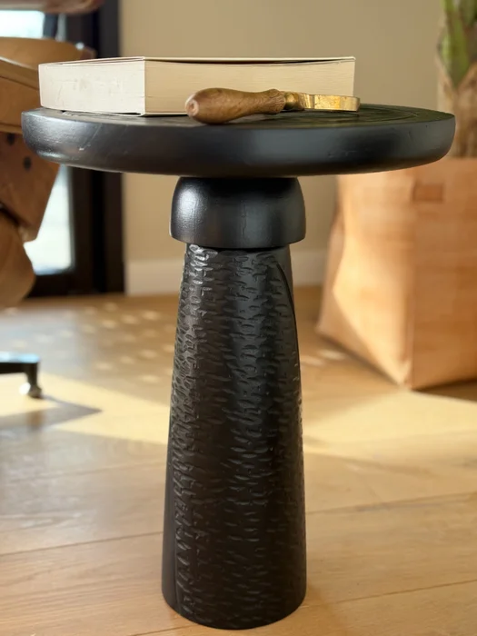 Mesa lateral negra en Negro - Muebles, Uruguay | Dreams On Time