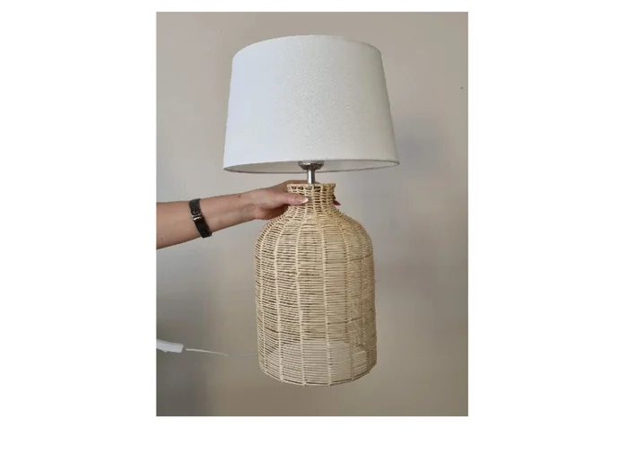 Lámpara de Mesa en Metal y Rattan en Lámpara de Mesa en Metal y Rattan - Lámparas de mesa, Uruguay | Finkel, vista 3