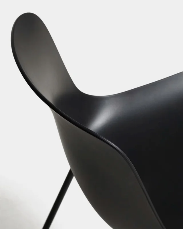 Silla Altea beige y patas de acero - con acabado negro en Beige - Sillas, Uruguay | Kavehome, vista 3