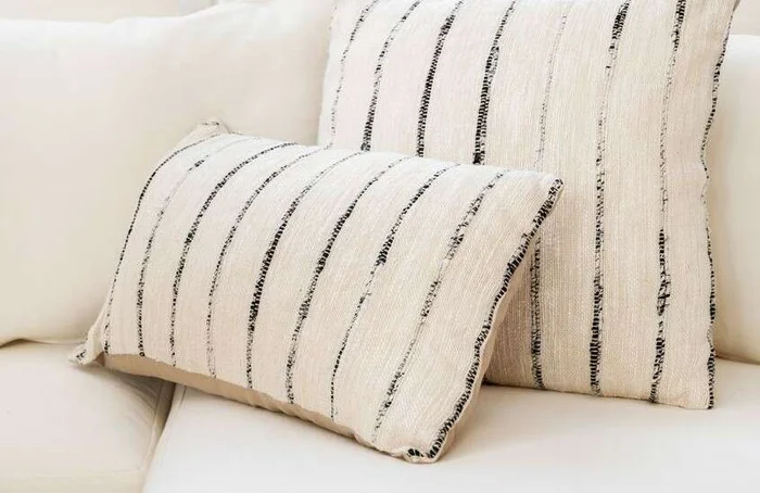 ALMOHADON PIMIENTA - 30 X 50 CMS - Textiles, Uruguay | La Iberica