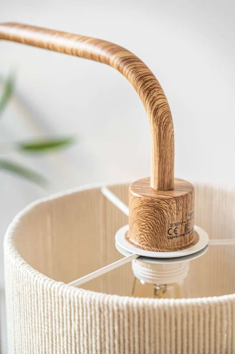 LAMPARA DE PIE MALIBU en Madera natural - Lámparas de pie, Uruguay | La Iberica, vista 2