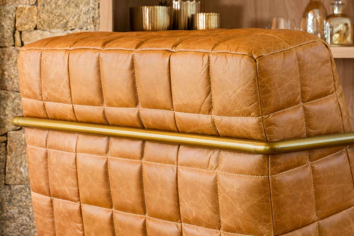 BUTACA ASTON CUERO ITALIANO CARAMELO en Marrón - Butacas, banquetas y puffs, Uruguay | La Iberica, vista 17
