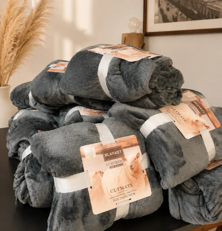 Manta polar grande 200 x 230 GRIS OSCURO en Gris - Textiles, Uruguay | Tu Garage