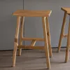 Banqueta de barra en madera teca en Madera natural - Butacas, banquetas y puffs, Uruguay | Entrecasa, vista 1 de 4