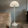 Panthella Floor Lamp | Verner Panton - Lámparas de pie, Uruguay | Mad for Modern, vista 3 de 3