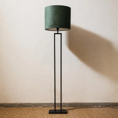 Lámpara De Pie Shiva en Negro - Lámparas de mesa, Uruguay | Aihaus