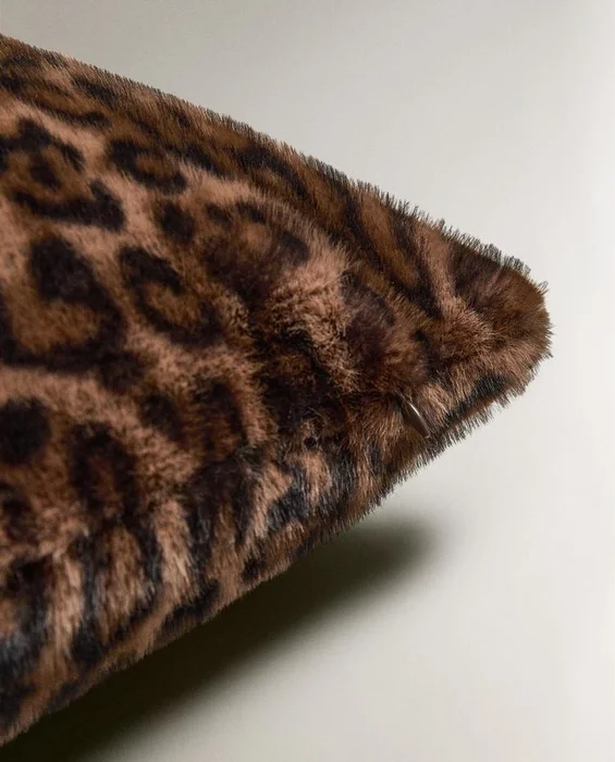 FUNDA COJÍN PELO Y ANIMAL PRINT en Multicolor - Textiles, Uruguay | Zara Home, vista 5