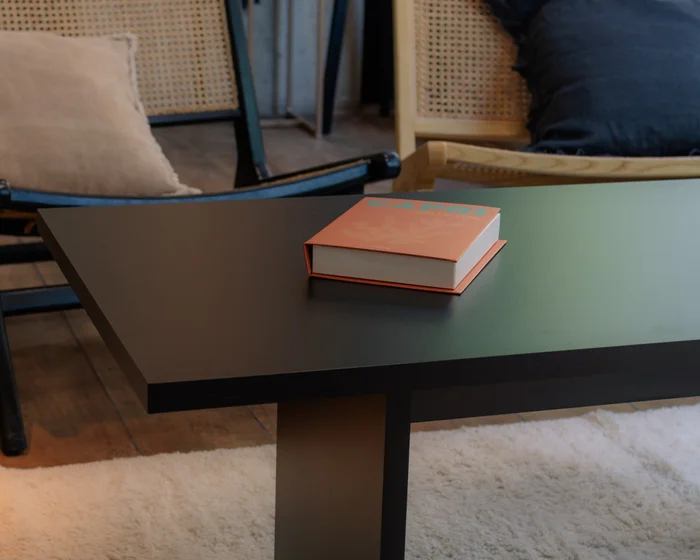 Mesa de Centro Capri 120cm - Negra en Madera natural - Mesas de living, Uruguay | Berna home, vista 3