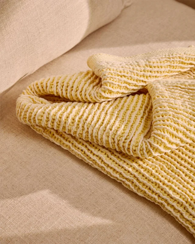 Manta Lideba de algodón rayas - rayas amarillo 100 x 170 cm en Amarillo - Textiles, Uruguay | Kavehome, vista 3