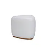 Puff Triangular c/ Base Madera Tela arena en Beige - Butacas, banquetas y puffs, Uruguay | Champagne Home, vista 2 de 3
