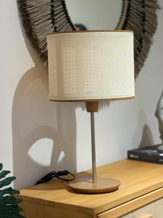 Lampara de mesa slim esterilla en Dorado - Lámparas de mesa, Uruguay | FMB