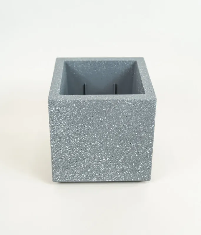 Maceta Grey Rectangular - Color Unico en Multicolor - Muebles para el exterior, Uruguay | Indian