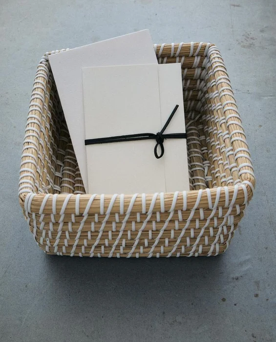 CESTA RECTANGULAR CONTRASTE - Canastos, Uruguay | Zara Home
