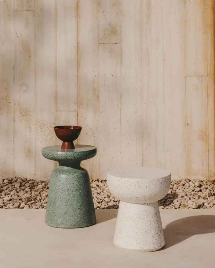 Mesa auxiliar de exterior Mesquida - de terrazo verde Ø 39 cm en Verde - Mesas de arrimo, Uruguay | Kavehome, vista 2