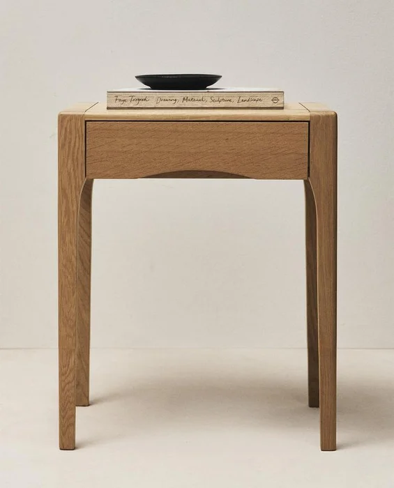 MESITA NOCHE ROBLE CON CAJÓN en Madera natural - Mesas de luz, Uruguay | Zara Home