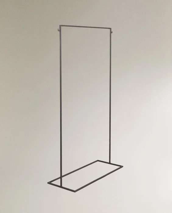 BURRO ROPA METAL en Negro - Cómodas, Uruguay | Zara Home, vista 3