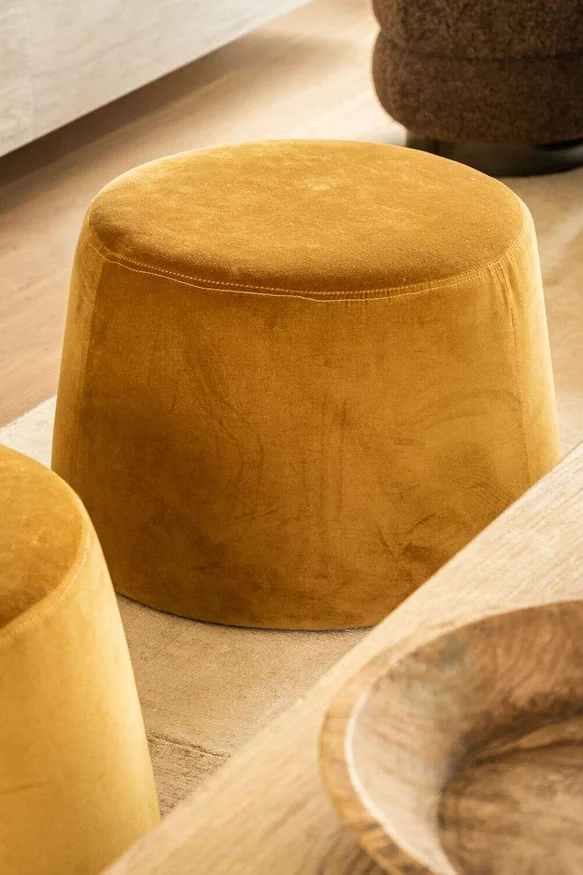 PUFF MILANO - TERCIOPELO ORO en Mostaza - Butacas, banquetas y puffs, Uruguay | La Iberica, vista 2