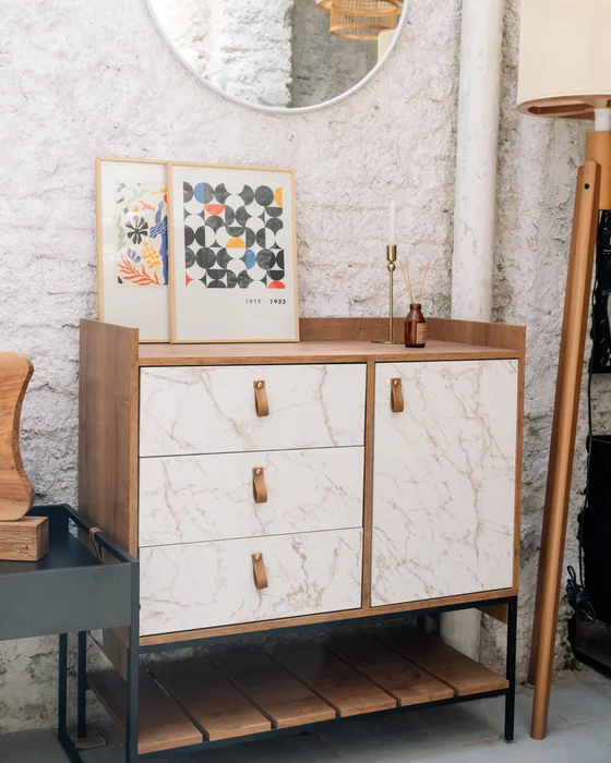 PREVENTA - Cómoda Multifuncional Personal (Hierro Dorado) en Madera natural - Cómodas, Uruguay | Berna home, vista 2
