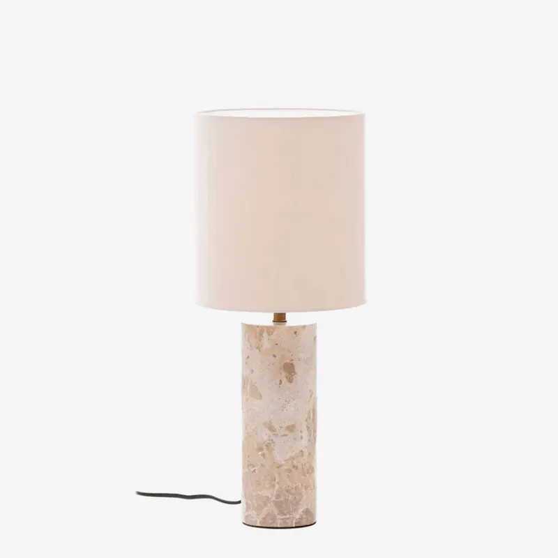 Lámpara de mesa Raze de mármol beige y pantalla de lino beige en Beige - Lámparas de mesa, Uruguay | Kavehome