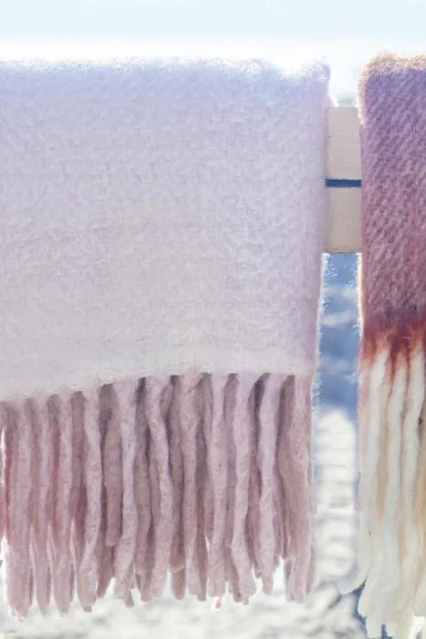 THROW BLEND LANA Y MOHAIR ROSA en Rosa - Textiles, Uruguay | Sentido Jose Ignacio