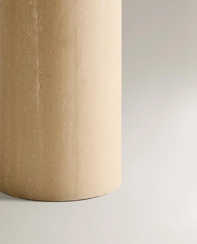 VELA DECORATIVA LARGA CILÍNDRICA en Beige - Velas y Portavelas, Uruguay | Zara Home, vista 5
