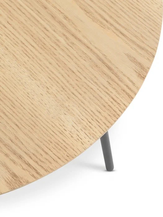 Mesa auxiliar NYBO Ø55 color roble/negro en Madera natural - Mesas de arrimo, Uruguay | JYSK, vista 3