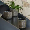 Maceta Ceramica Marron Líneas en Marrón - Jarrones, Uruguay | Divino, vista 2 de 2