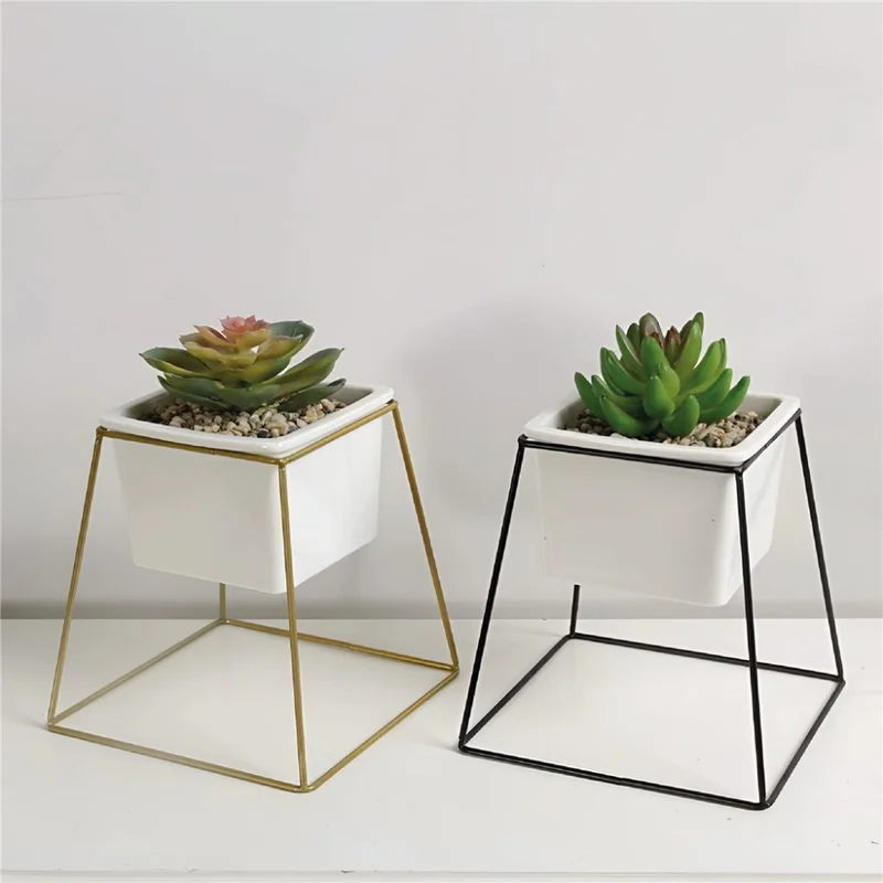 MACETA CERAMICA CUAD. 11x11x16CM BLANCO/DORADO en Blanco - Macetas, Uruguay | Koz, vista 3