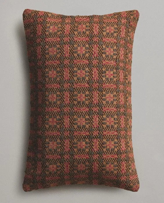 FUNDA COJÍN CUADROS GEOMÉTRICO en Multicolor - Textiles, Uruguay | Zara Home